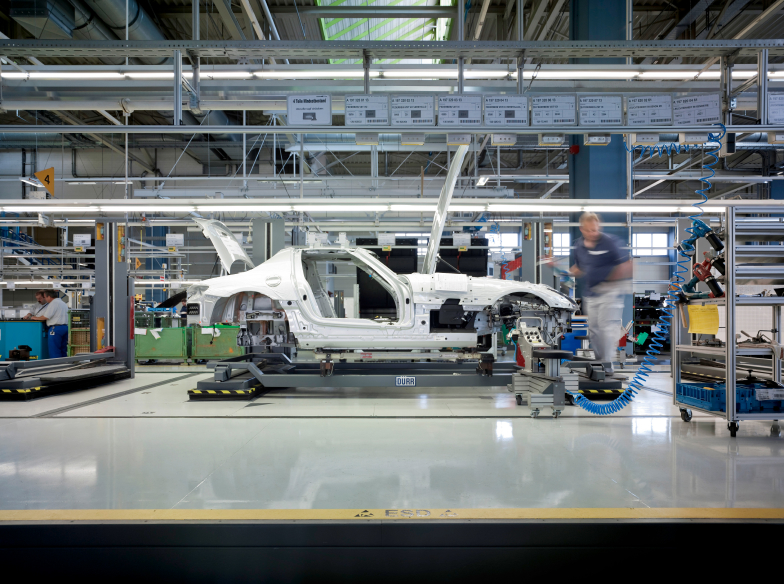 Как попасть на завод AMG и увидеть сборку своей машины?